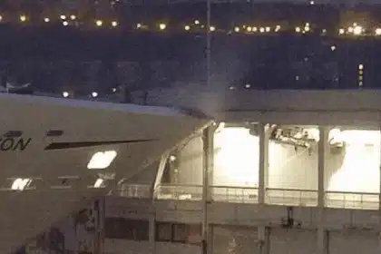 Carnival Horizon Menabrak Dermaga Manhattan