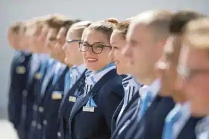 Apakah Mata Minus Bisa Bekerja Di Kapal Pesiar?