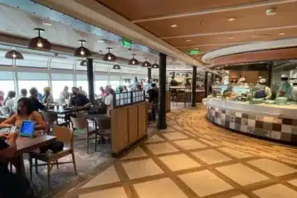 Tugas Restaurant Attendant Kapal Pesiar