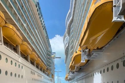 Shinta Sukses Bekerja Di Royal Caribbean Cruise Line