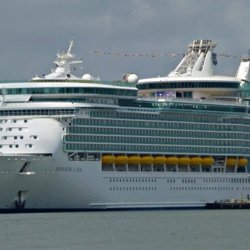 Navigator_of_the_Seas_2014_Galveston_1_(cropped)