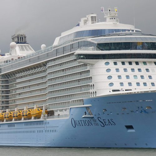 Ovation_of_the_Seas_(26417060696)_(cropped)